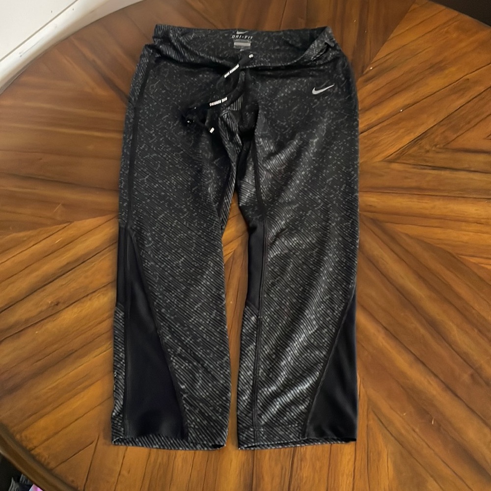 Nike cropped leggings!
